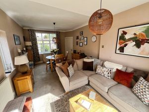 Lounge- click for photo gallery